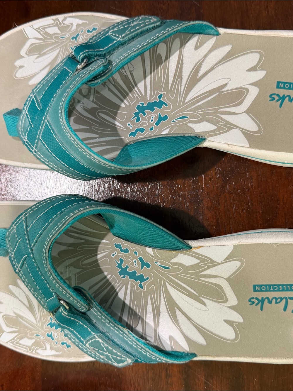 Clarks Teal Floral Thong Sandals - Women's - Picture 2 of 3